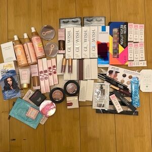 Sold Sephora deluxe full size Huda milk makeup lot
